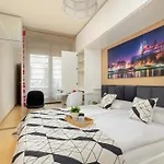 Beautiful Apartament With Free Parking In Kazimierz District By Noclegi Renters
